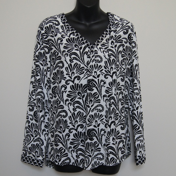 C. Wonder Tops - C Wonder Cotton Silk V Neck Tunic Black White